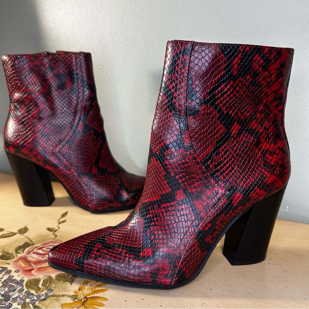JLO Jennifer Lopez Dorindah Red & Black Faux Snake Skin Ankle Boots